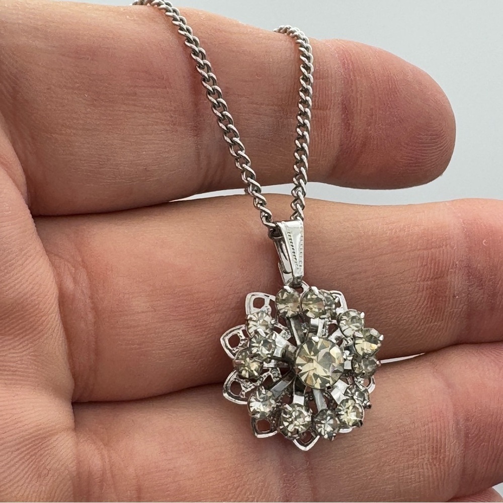 Vintage Sarah Coventry Rhinestone Starburst Pendant Necklace